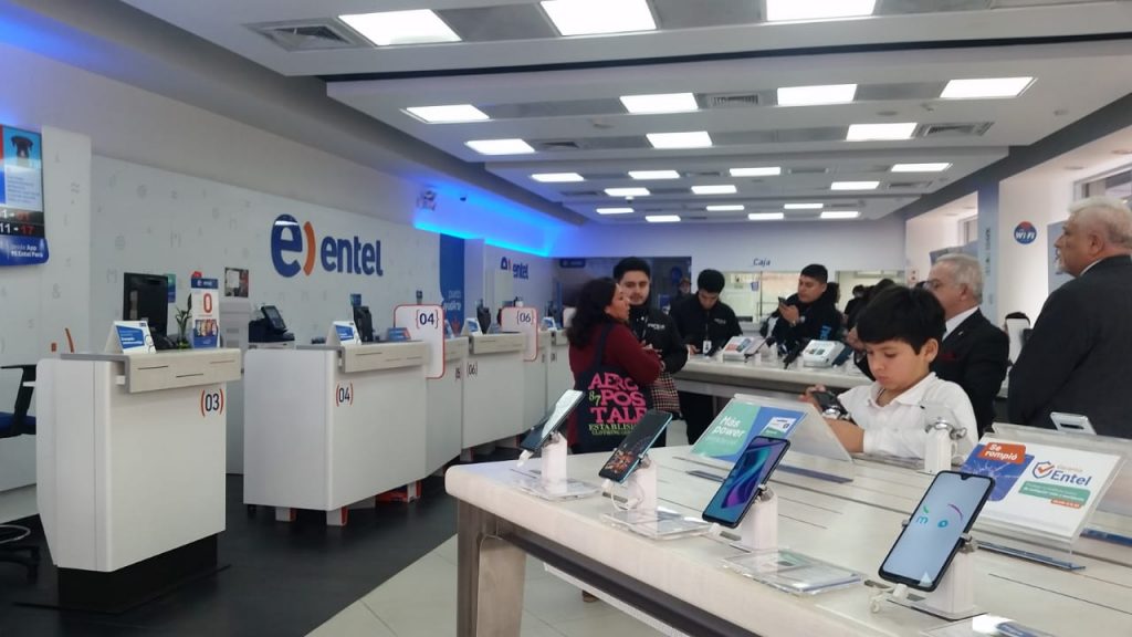Inside the Entel store in Miraflores.
